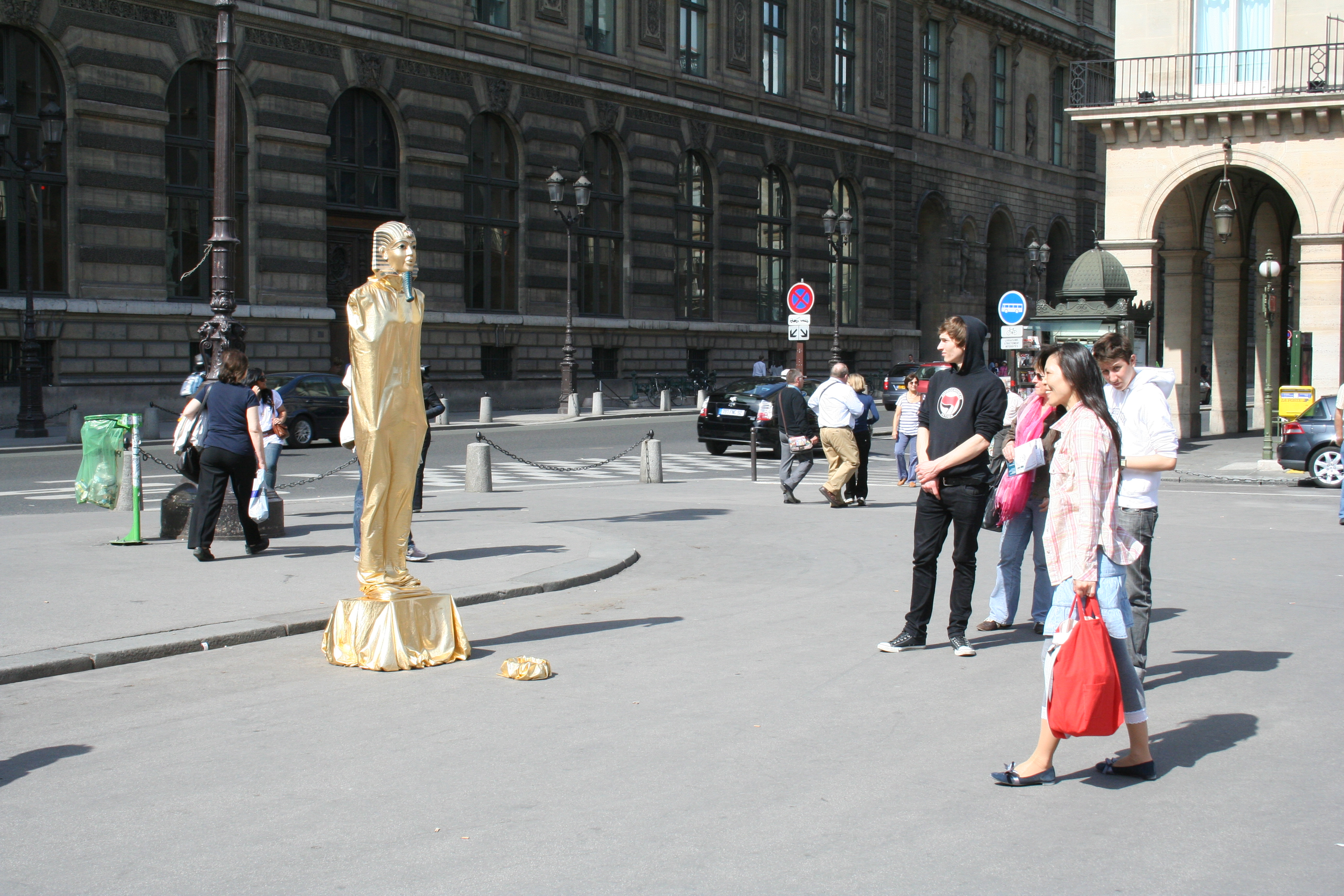 SENKRON | Synchronized Video Exhibitions